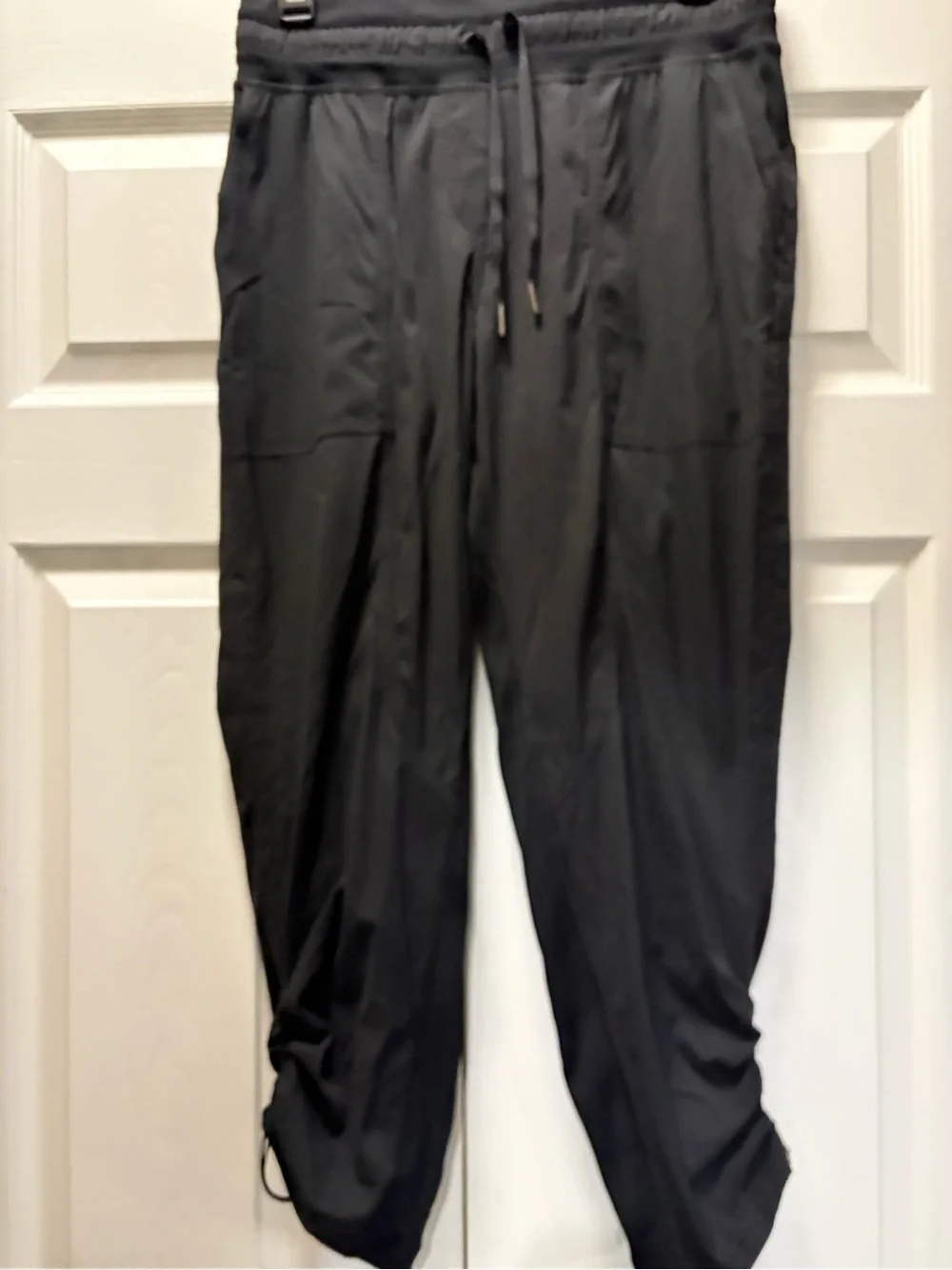 Lululemon crop pants never worn